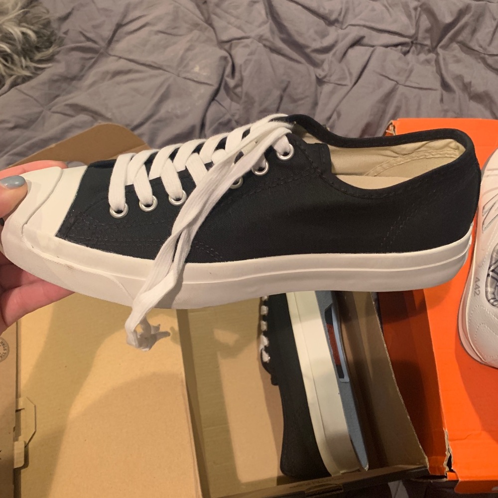 Black low top converses